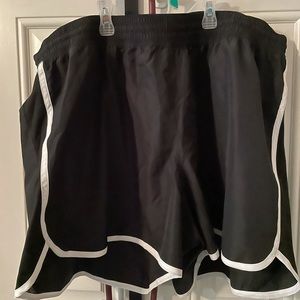 Women’s plus active shorts